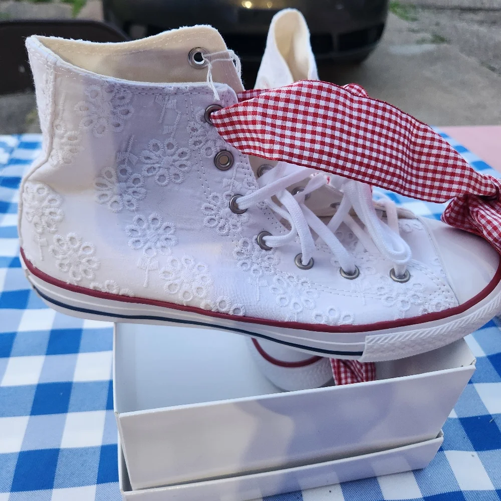 Converse All Star Chuck Taylor White and Red High-Top Sneakers - Picture 2 of 8